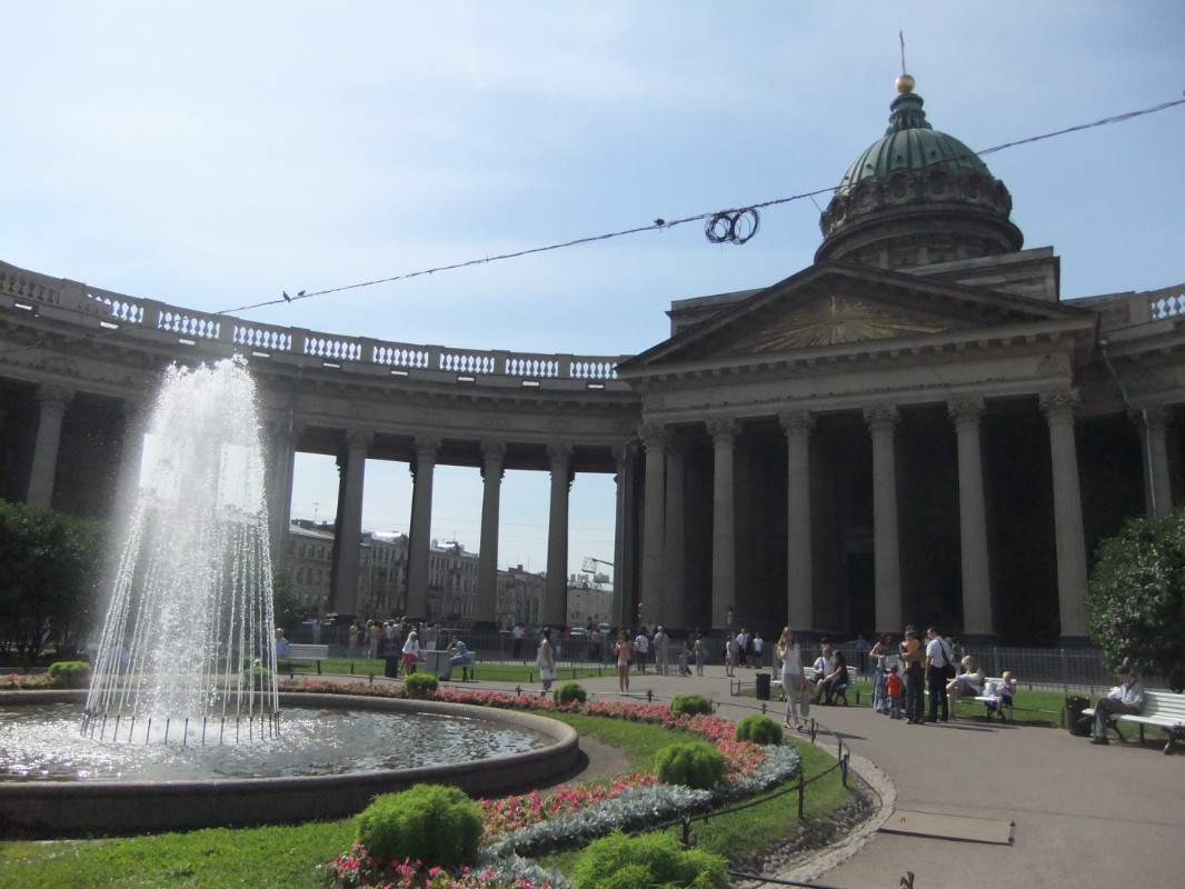 Казанский сквер в Санкт Петербурге